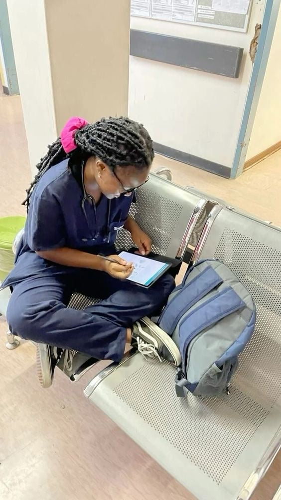 Grâce (RDC) 🇨🇩– Aide-soignante au Canada 👩⚕️